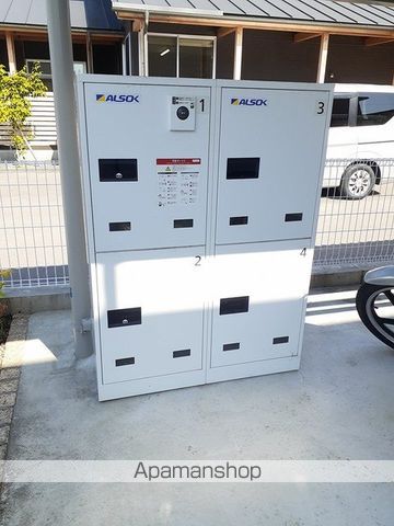 ＪＲ徳島線 徳島駅 バス乗車時間：19分 最寄りバス停で下車 徒歩6分 2階建 築6年の外観写真