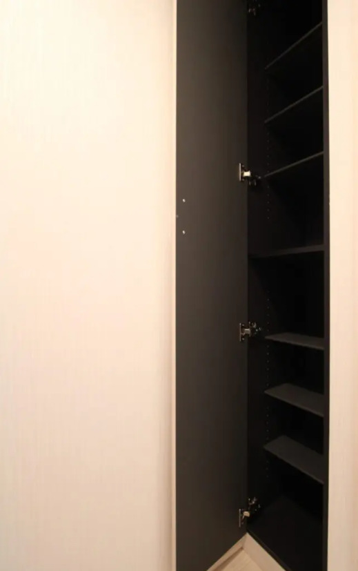 収納　レオングラン本町橋