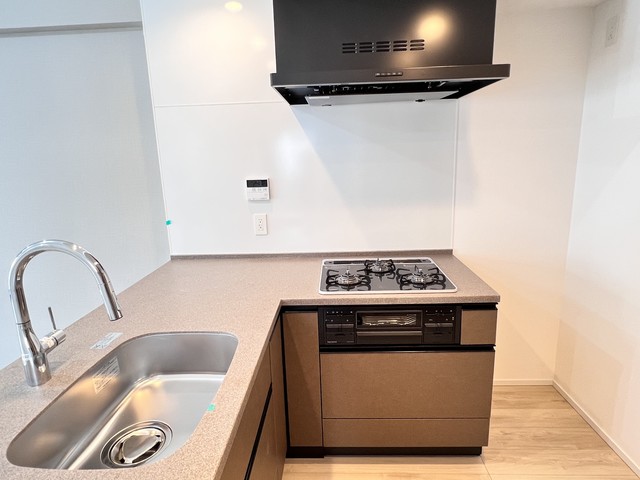 キッチン　※写真は同タイプ住戸です。