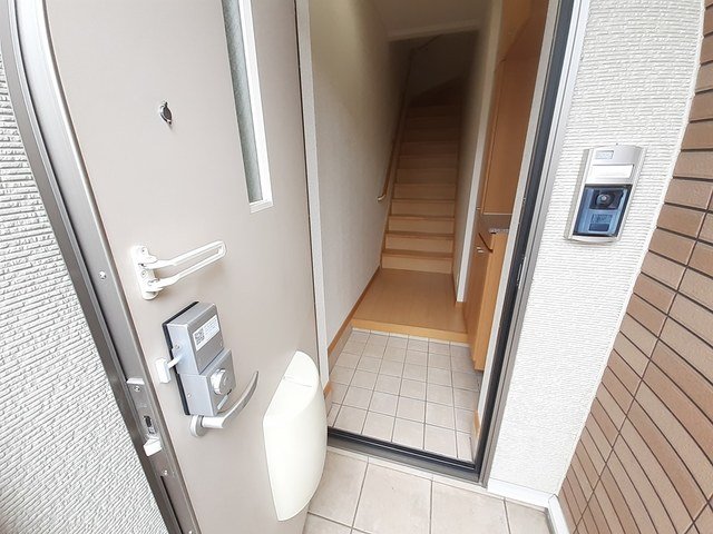 玄関　収納もある玄関です
