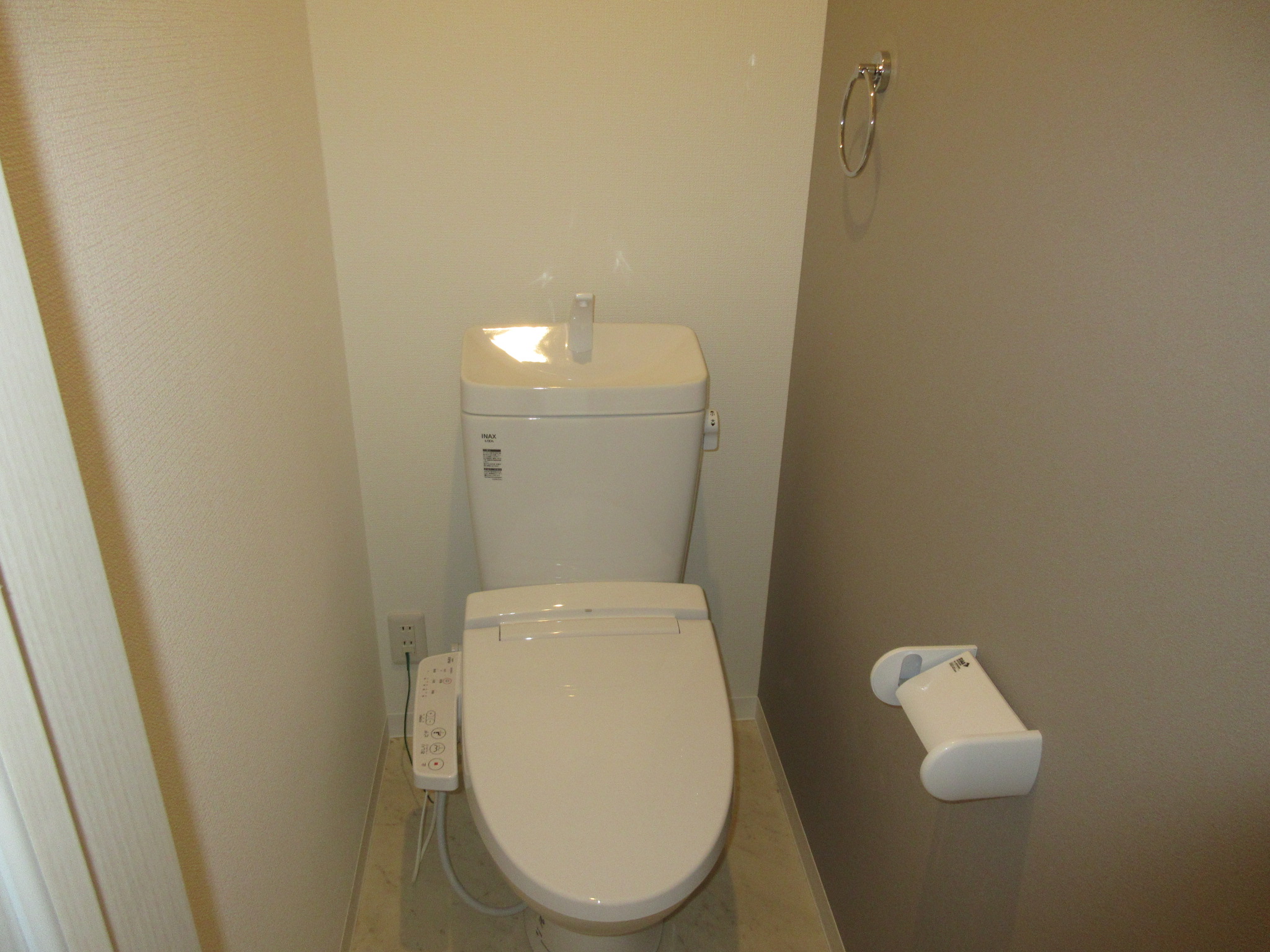 ＪＲ関西本線 平野駅 徒歩8分 3階建 築3年のトイレ写真