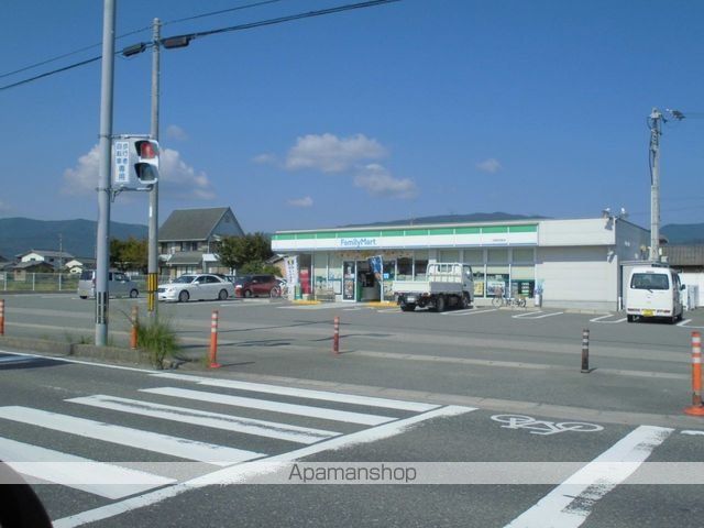 コンビニ　ファミリーマート吉野町西条店様（コンビニ）まで190m