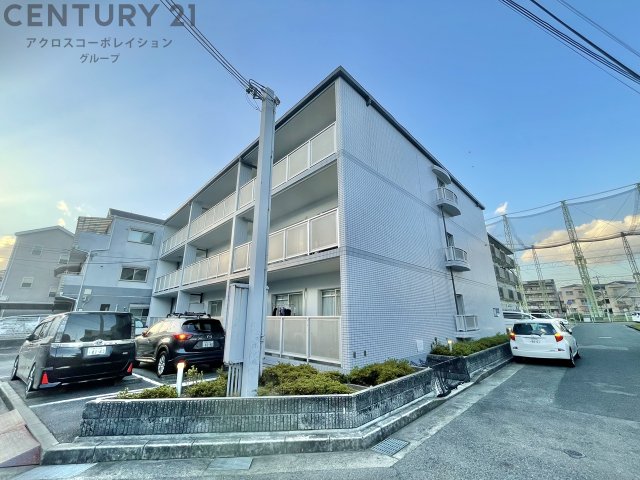 建物外観　敷地内に駐輪場があります♪