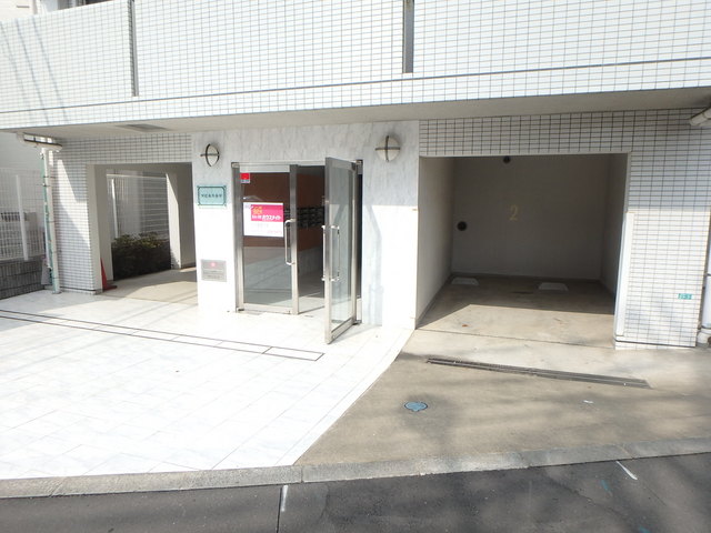 駐車場　★敷地内駐車場★（空き状況・使用料等詳細はご確認下さい）