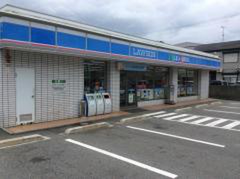 コンビニ　ローソン（コンビニ）まで450m