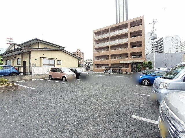 駐車場　駐車場