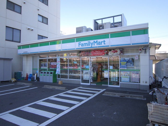 コンビニ　ファミリーマート（コンビニ）まで227m