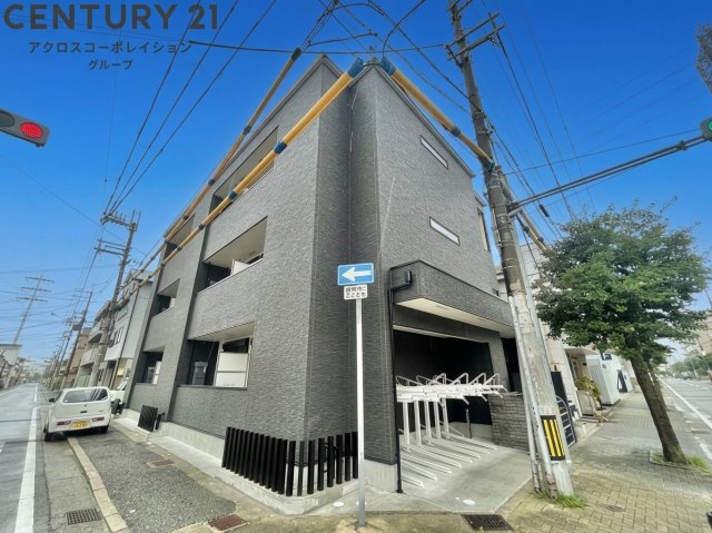 建物外観　オートロック・防犯カメラ付きで安心です！