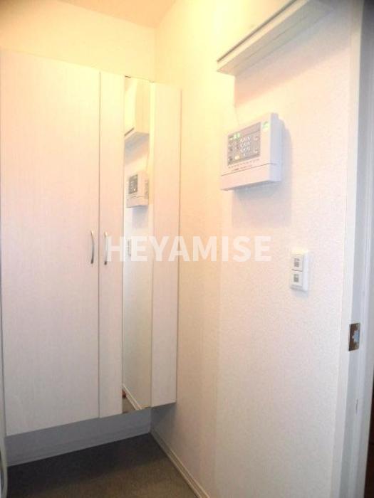 玄関　※同物件別部屋タイプの写真でございます※現況を優先します※