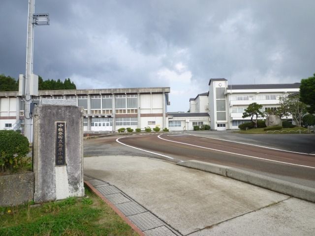 小学校　鳥屋小学校（小学校）まで2000m
