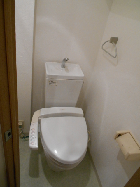 ＪＲ鹿児島本線 博多駅 徒歩13分 13階建 築25年のトイレ写真
