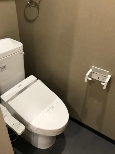 ＪＲ京浜東北線 西川口駅 徒歩12分 3階建 築9年のトイレ写真