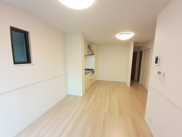 フロントパーク こうかIの居間写真