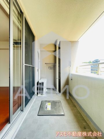 バルコニー　同建物、別タイプ間取り
