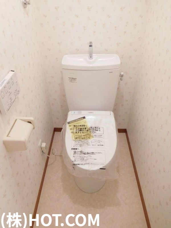 西鉄天神大牟田線 大橋駅 徒歩3分 4階建 築45年のトイレ写真