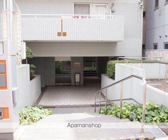 都営大江戸線 門前仲町駅 徒歩7分 13階建 築34年の外観写真