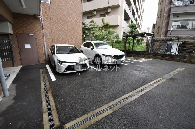 駐車場　敷地内駐車場