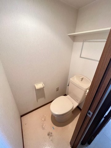 トイレ　別号室の写真です。ご参考までに