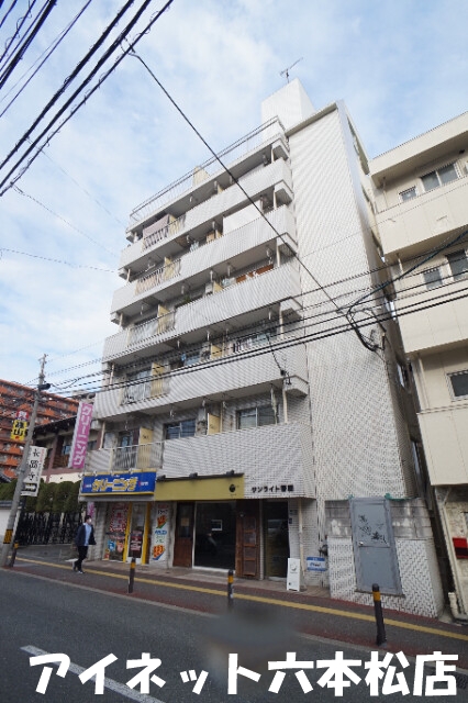 建物外観　天神南駅徒歩8分の好立地