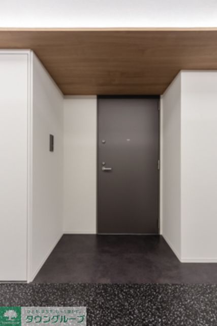 玄関　※写真は同タイプ住戸です。