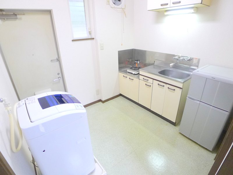 キッチン　キッチンには窓があり、調理中の臭いも気になりません。