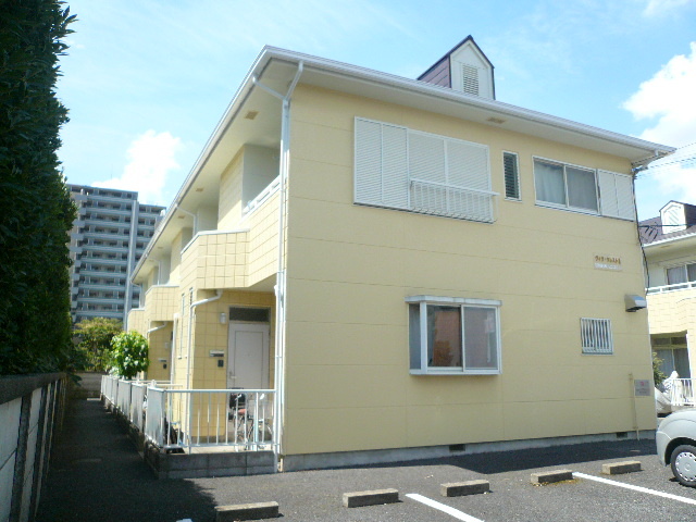 建物外観　◆経済的な都市ガス。上下階使える戸建て感覚のテラスハウス。東