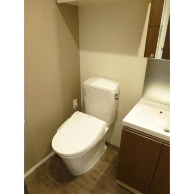 トイレ　※写真は同タイプ住戸です。