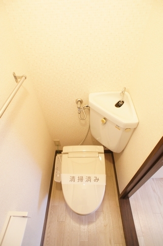 トイレ　温水洗浄便座付き
