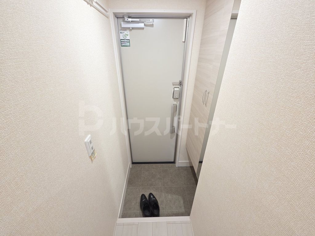 玄関　※同施工会社参考写真※