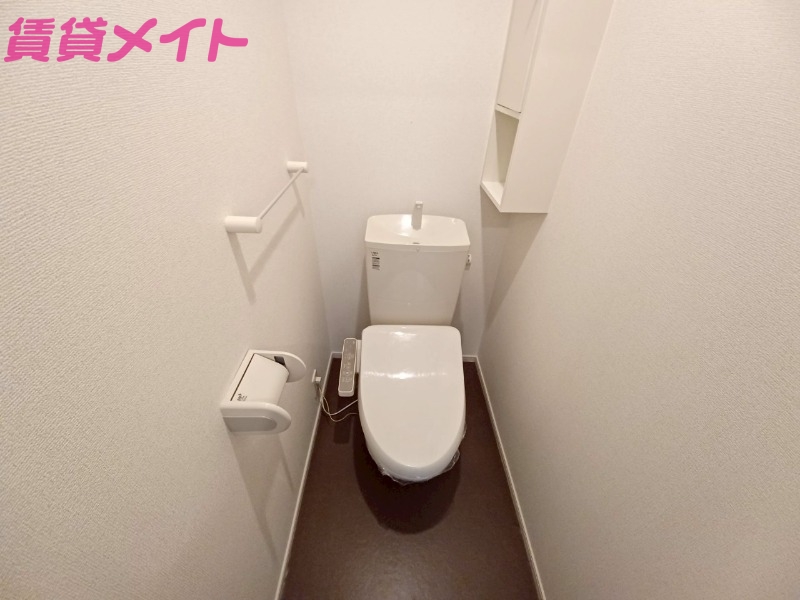 トイレ　反転タイプ写真