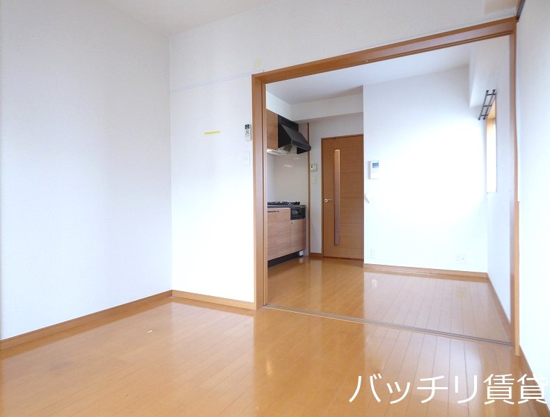 居室・リビング　別号室タイプの為、現状を優先致します。