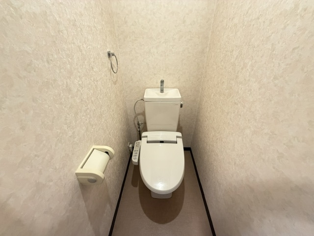 トイレ　温水洗浄便座です！