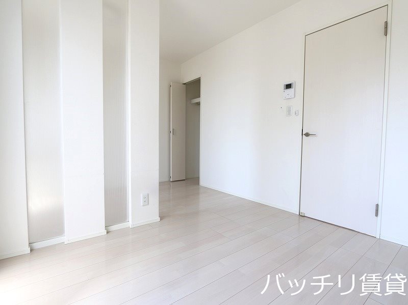 居室・リビング　別号室タイプの為、現状を優先致します。