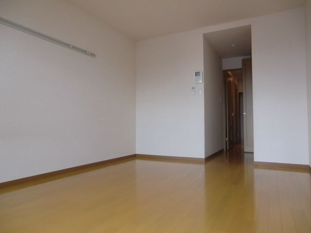 その他部屋・スペース　バルコニーから見た居室