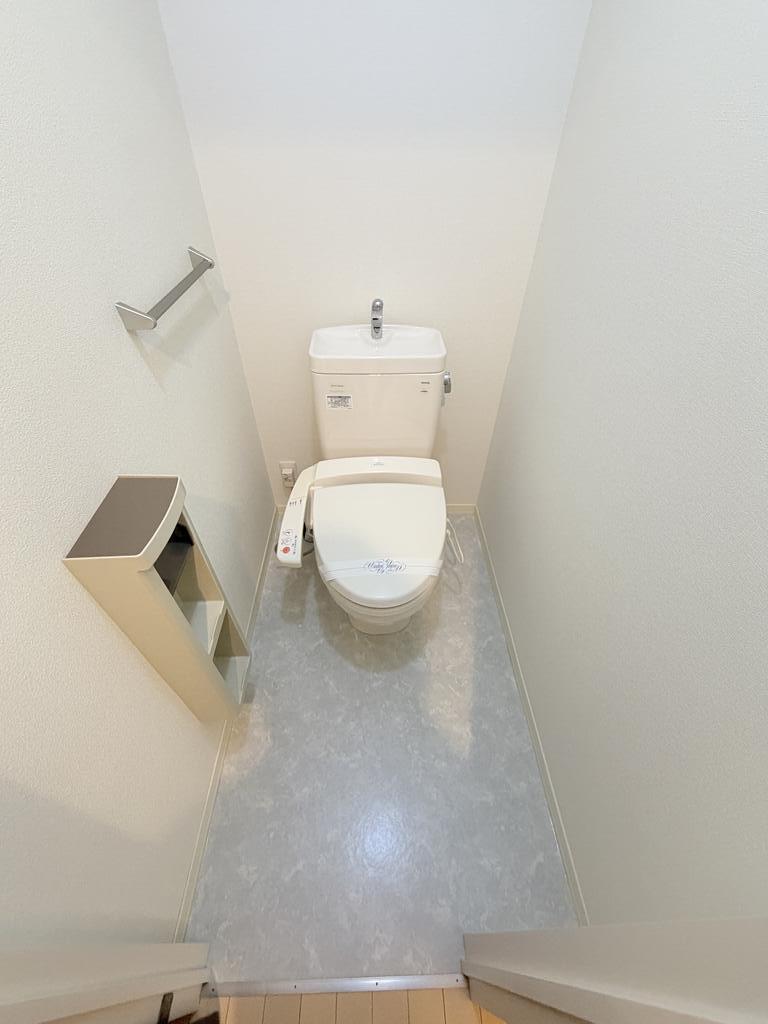 ＪＲ山陽本線 東福山駅 徒歩20分 2階建 築18年のトイレ写真