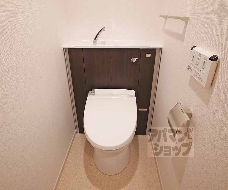 トイレ　もちろんウォシュレットも付いてます。