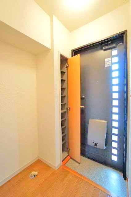 収納　高さの有るシューズボックス