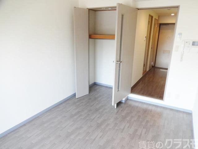 居室・リビング　広い洋室は使い勝手良し！