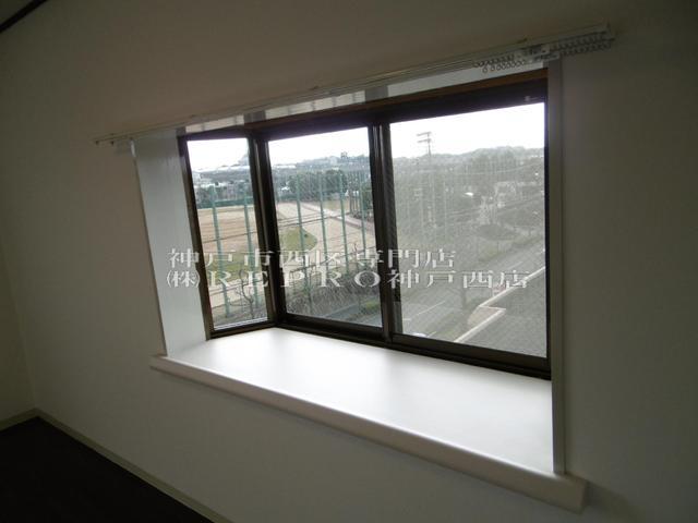 セキュリティ　角部屋は出窓付き