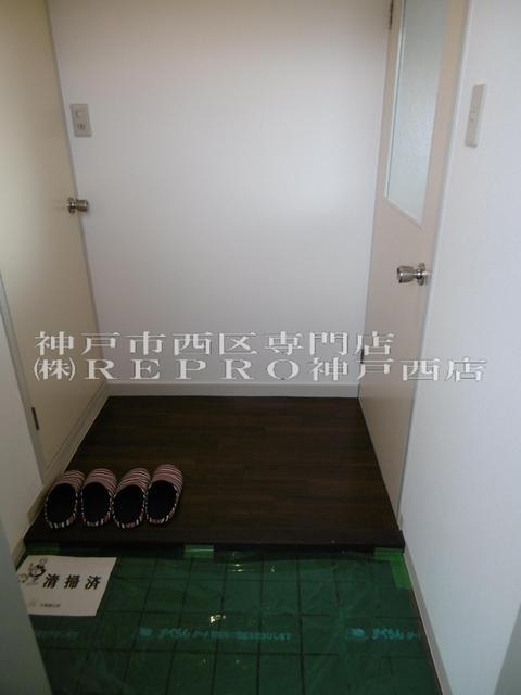 玄関　ＲＥＰＲＯ神戸西店は神戸市西区専門店です