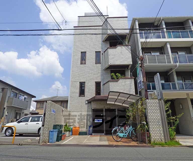 京都市北区長乗西町のマンションの建物外観