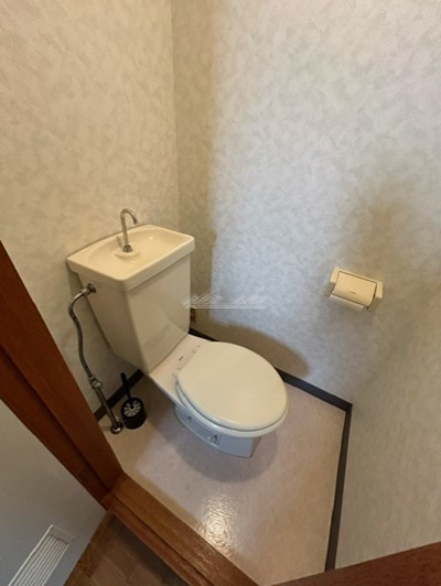 トイレ　備え付け家具備品（同仕様）