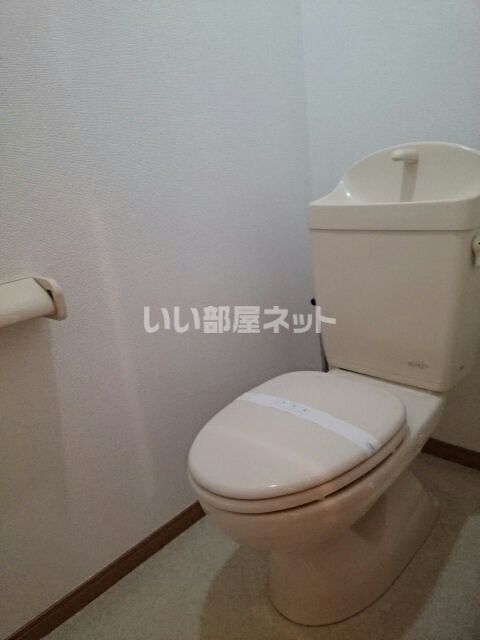【津山市中島のアパートのトイレ】