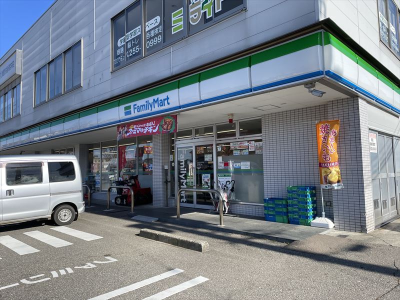 コンビニ　ファミリーマート金沢田上店（コンビニ）まで523m