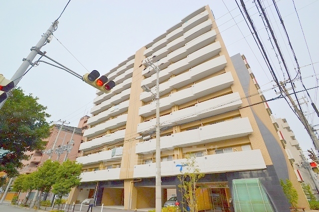 SEST新大阪の建物外観
