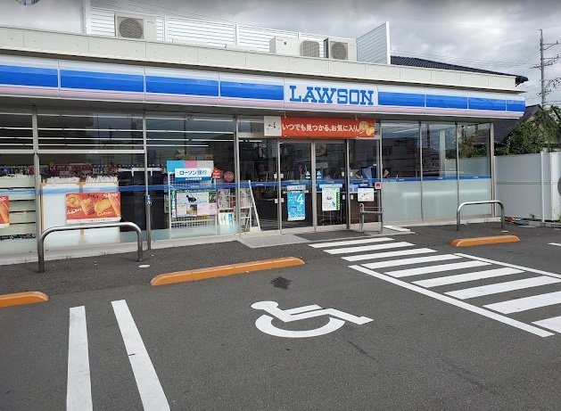 コンビニ　ローソン　藤枝高柳一丁目店（コンビニ）まで400m