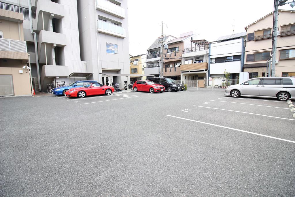 駐車場　駐車場