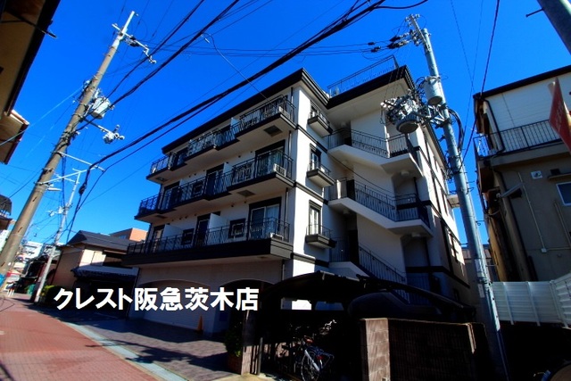 【茨木市本町のマンションの建物外観】