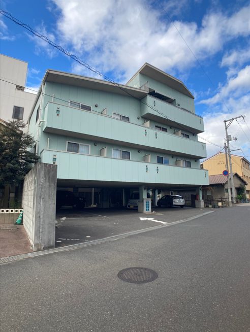 福山市花園町のマンションの建物外観