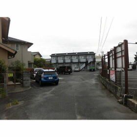 瀬戸市川北町のアパートの建物外観